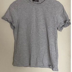 Grey t shirt